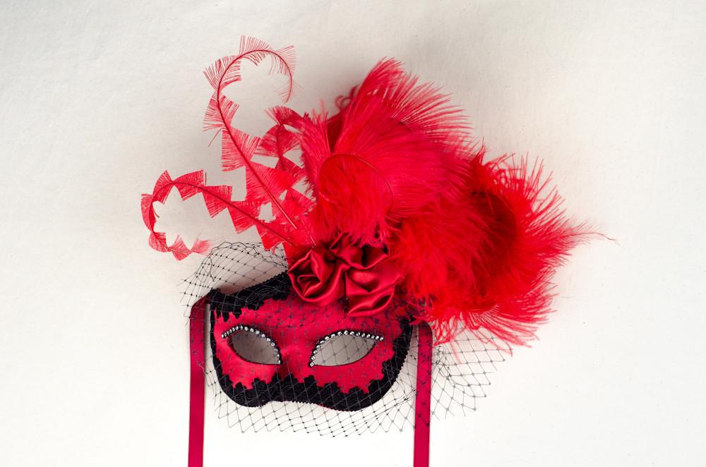Dolce Rosa Vibrant Red Masquerade Mask