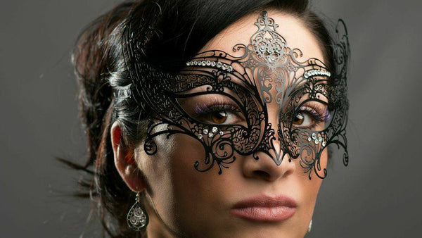Catwoman Completa Black Masquerade Mask