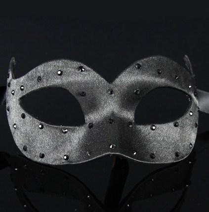 Colombina Pois Black Masquerade Mask
