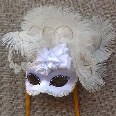 Colombina White Rose Cloud Masquerade Mask